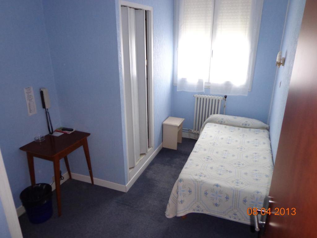 Hôtel Hélios Lourdes Habitación foto